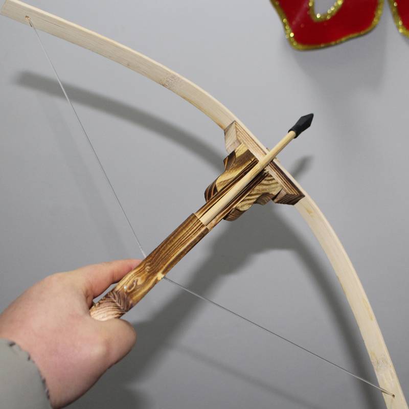 Small pistol crossbow + 3 arrows